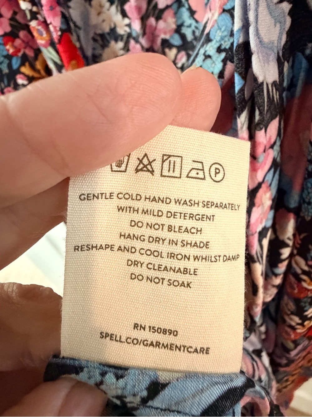 Spell Robe M/L EUC - Picture 5 of 7
